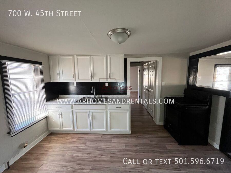 700 W 45th St #700W45thST - Photo 4 of 9