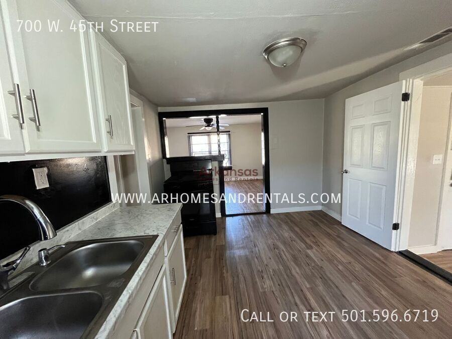 700 W 45th St #700W45thST - Photo 5 of 9