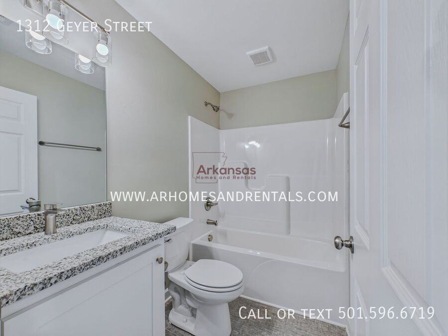 1312 Geyer St - Photo 7 of 12