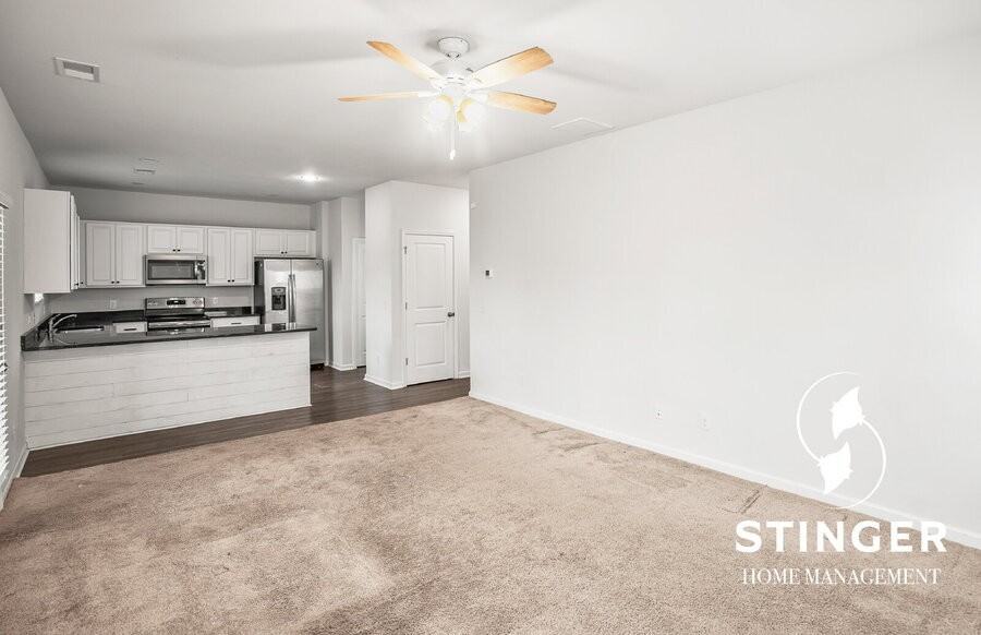 38 Chestnut St - Photo 5 of 36