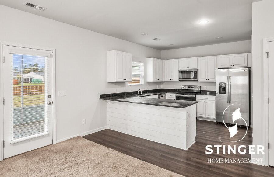 38 Chestnut St - Photo 7 of 36