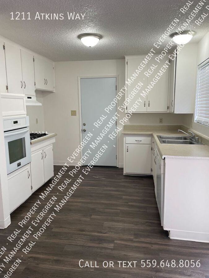 1211 Atkins Way - Photo 6 of 31