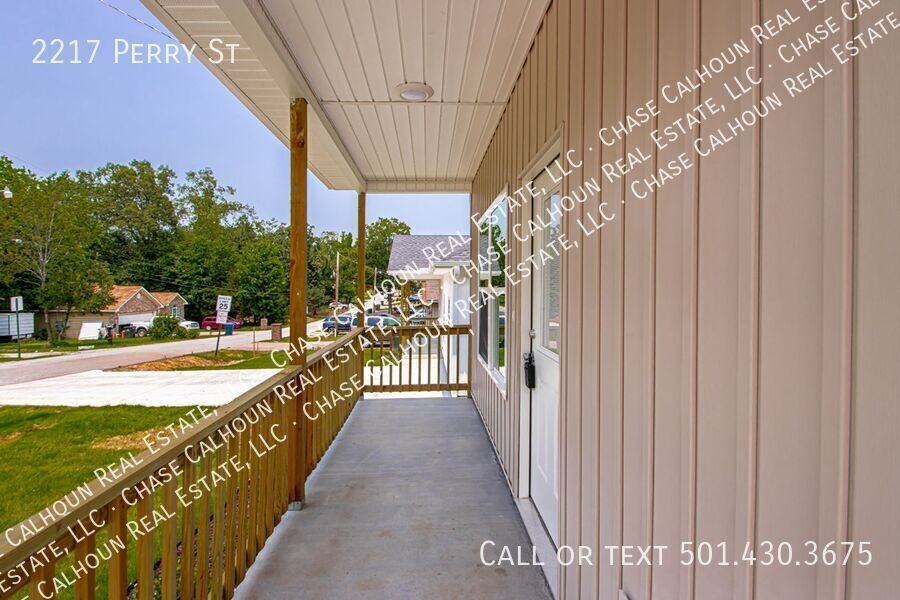 2217 Perry St - Photo 4 of 50