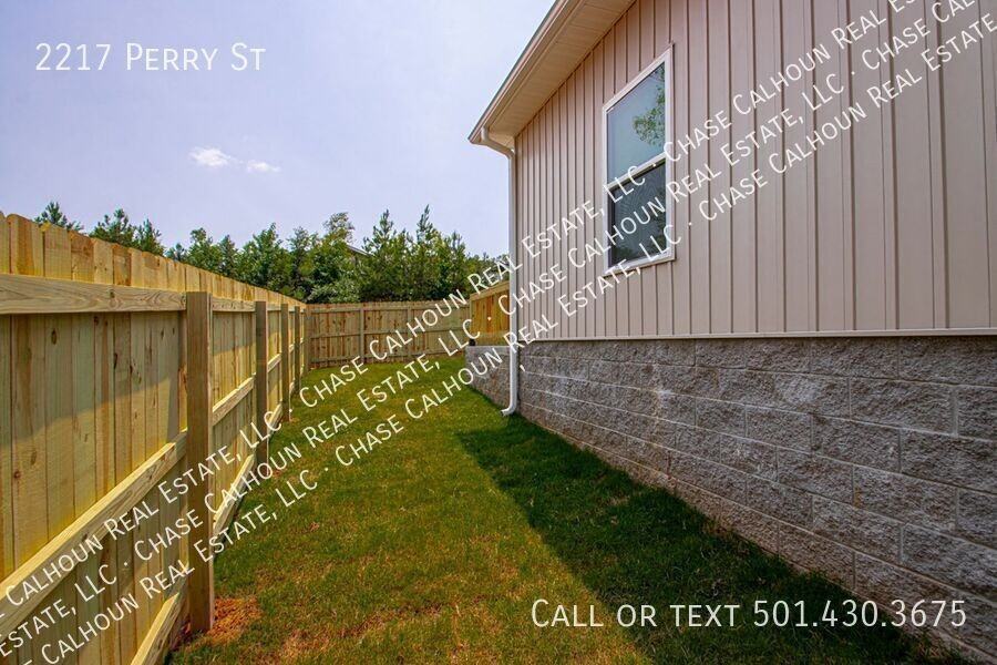 2217 Perry St - Photo 6 of 50