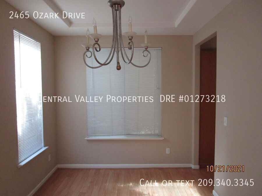 2465 Ozark Dr - Photo 4 of 22