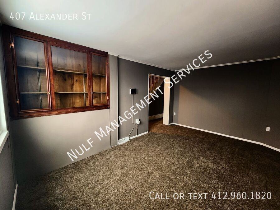 407 Alexander St - Photo 5 of 7