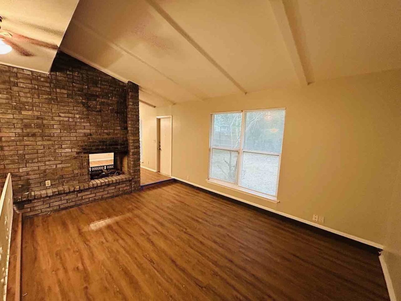 7902 Rustic Forest Dr - Photo 2 of 9