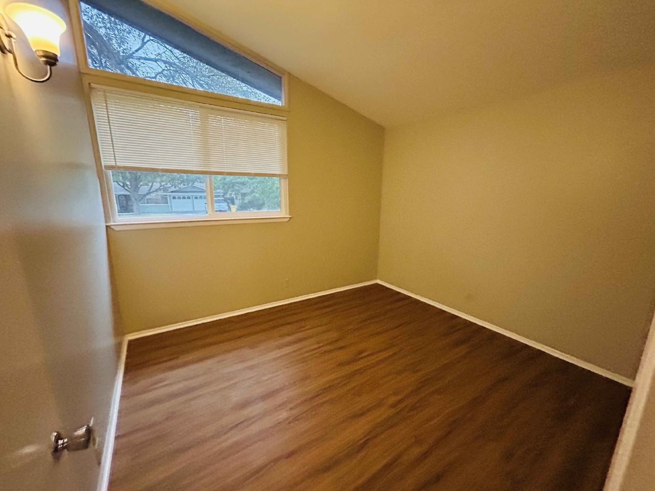 7902 Rustic Forest Dr - Photo 5 of 9