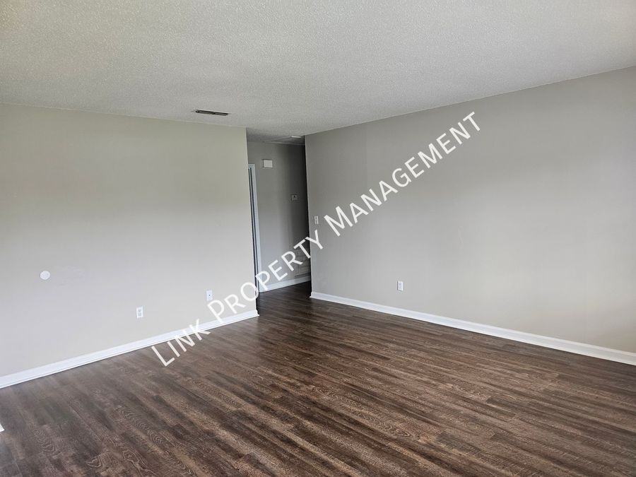 5007 N Moore Ln Apt B - Photo 2 of 30
