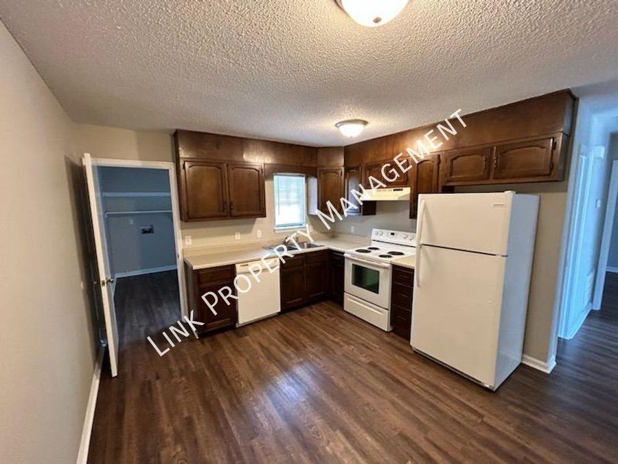 5007 N Moore Ln Apt B - Photo 3 of 30