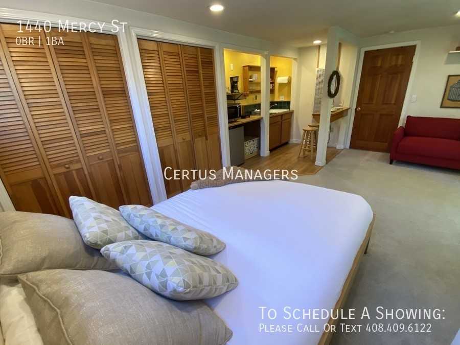 1440 Mercy St - Photo 4 of 18