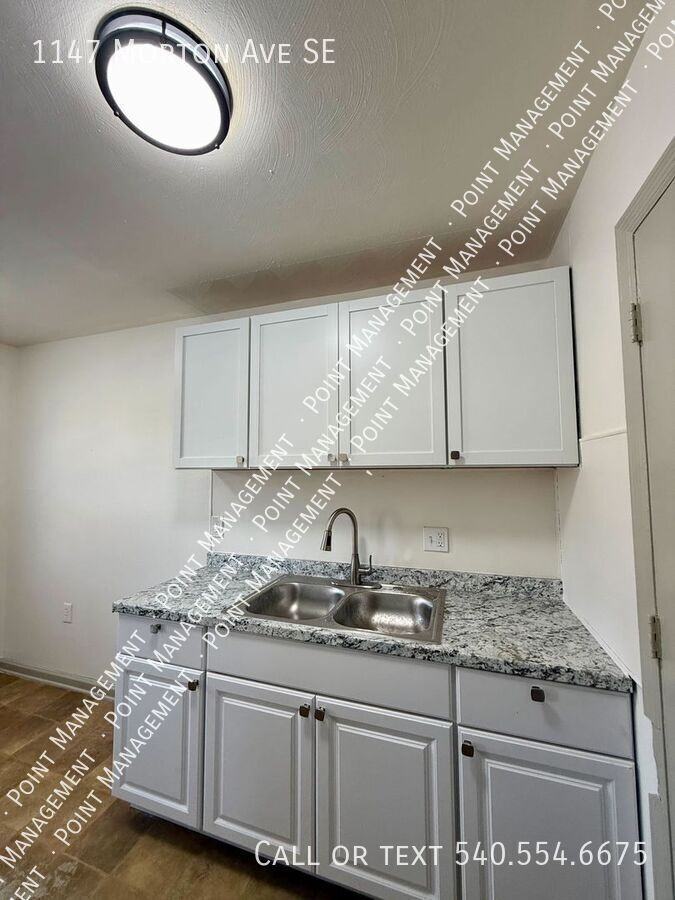 1147 Morton Ave Se - Photo 2 of 6