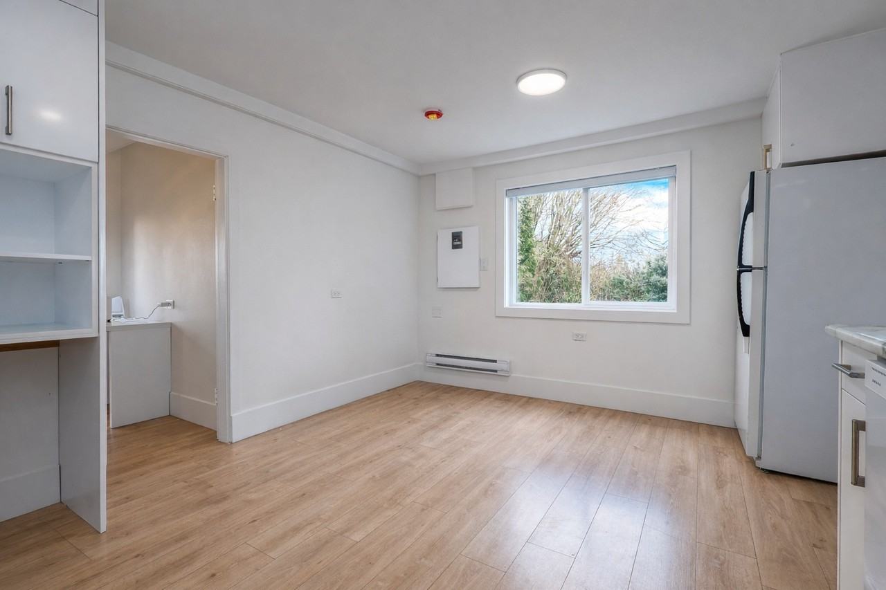 16952 40 Ave #MAIN - Photo 4 of 18