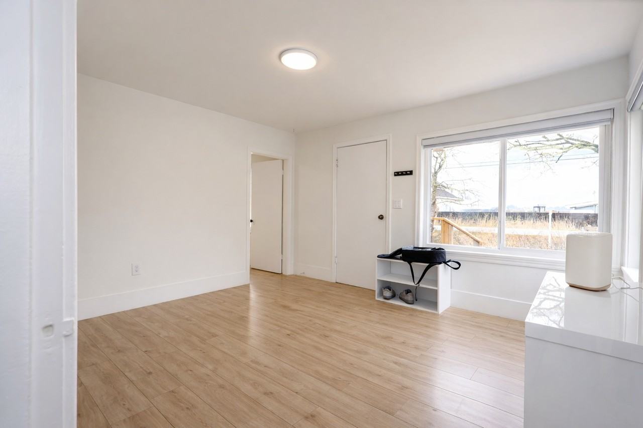 16952 40 Ave #MAIN - Photo 6 of 18