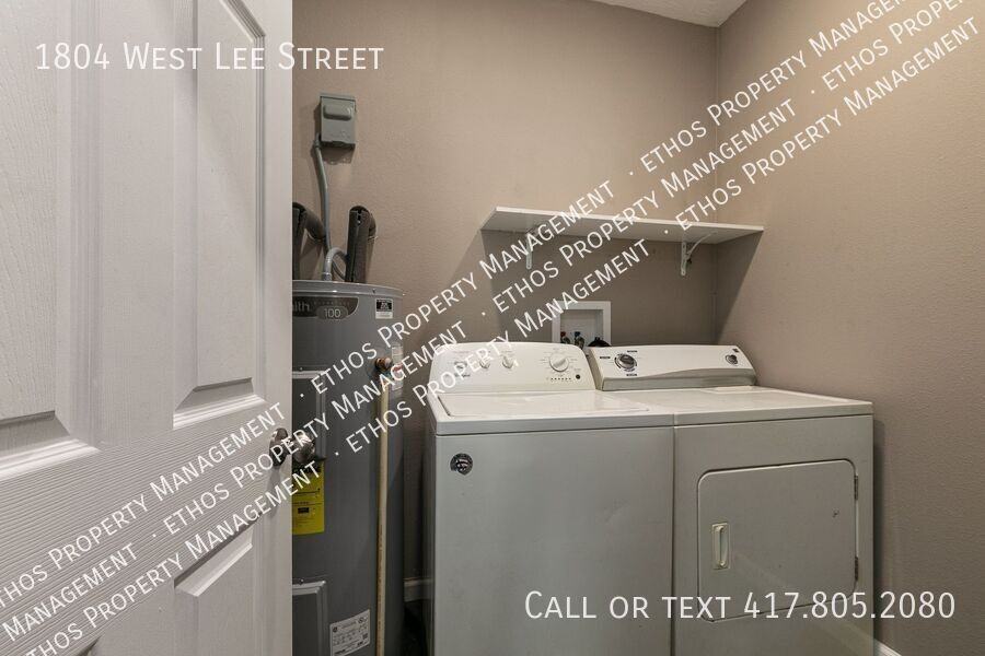 1804 W Lee St - Photo 6 of 12