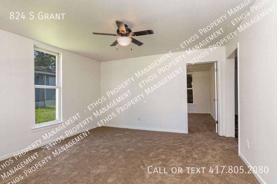 824 S Grant Ave - Photo 4 of 11