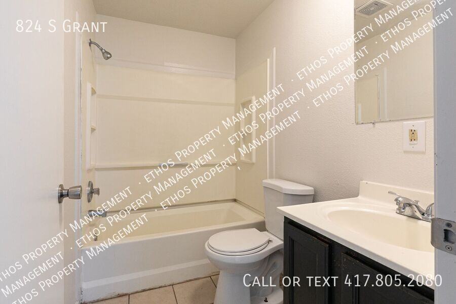 824 S Grant Ave - Photo 7 of 11