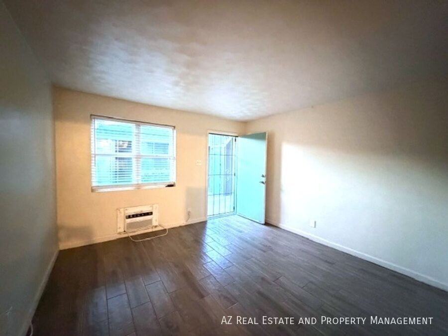 829 N 4th Ave #12 - Photo 3 of 14