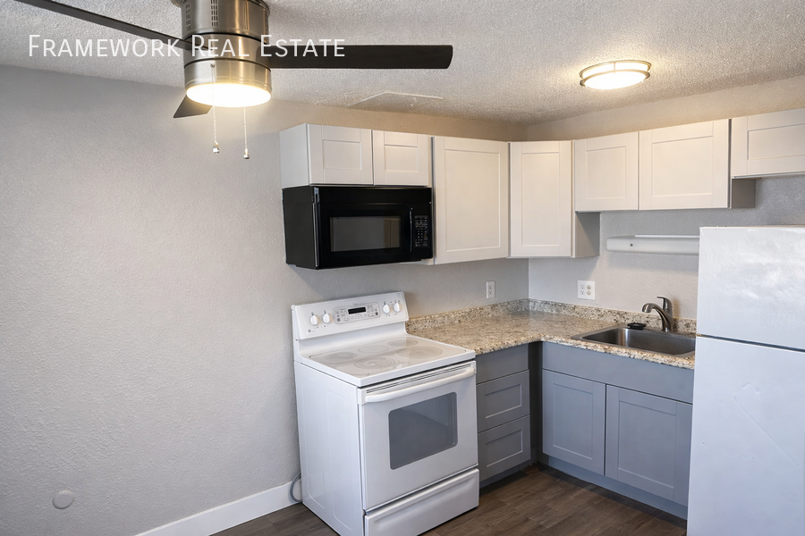 3048 W Amherst Ave #201 - Photo 6 of 9