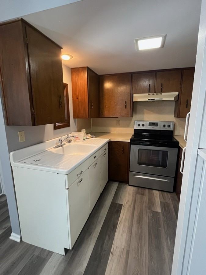 333 W Washington Ave #1-2 - Photo 2 of 9