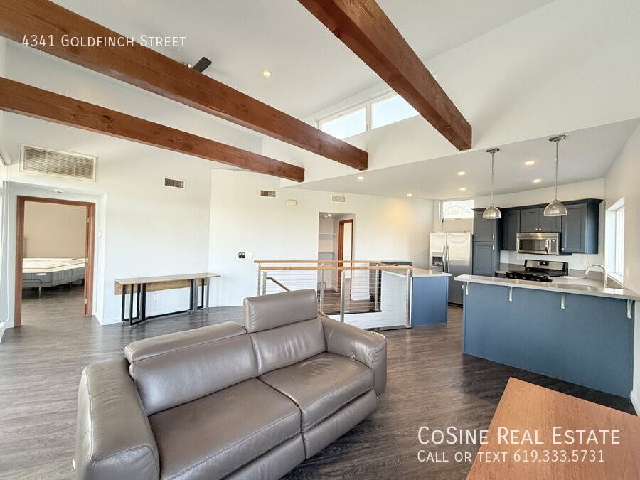 4341 Goldfinch St - Photo 4 of 22