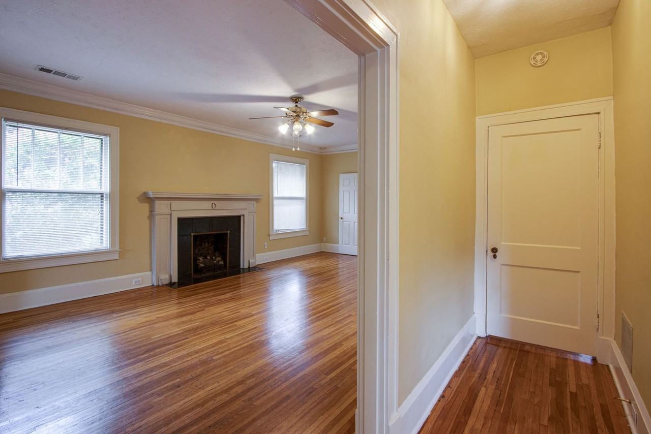 257 Hawthorne St - Photo 3 of 30