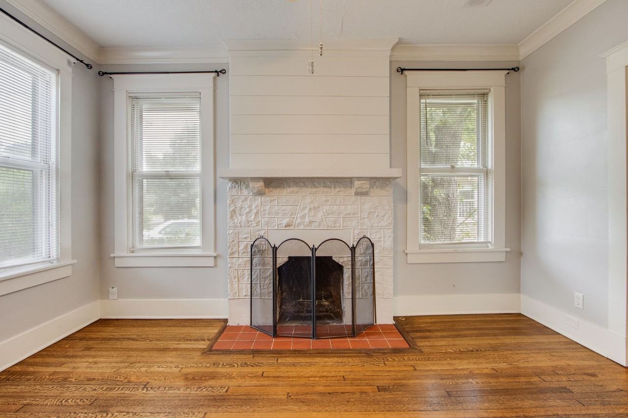 670 Dickinson St - Photo 3 of 18