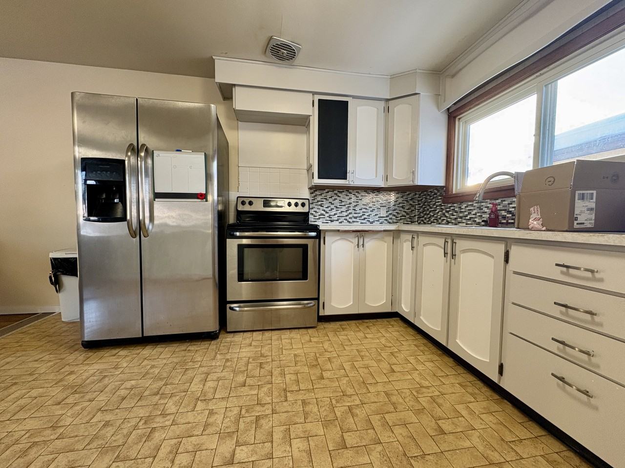 152 Clayte St - Photo 4 of 19