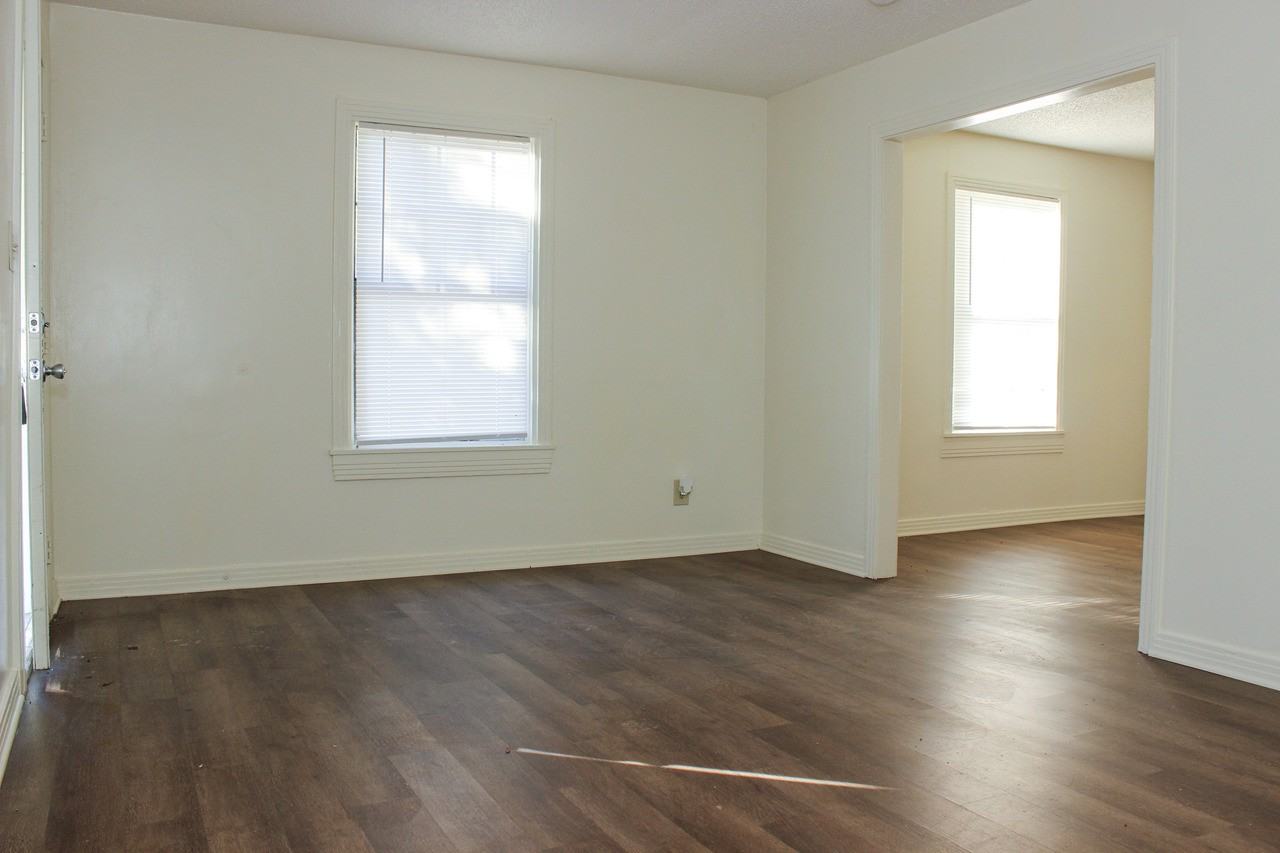 809 Beckley St - Photo 3 of 19