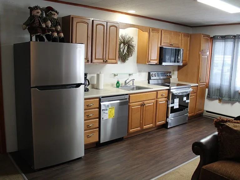 78 Main St - Photo 5 of 13