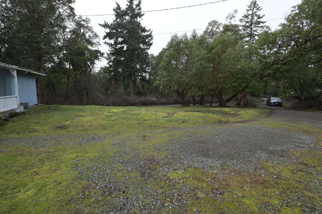 263 Chickadee Ln - Photo 3 of 27