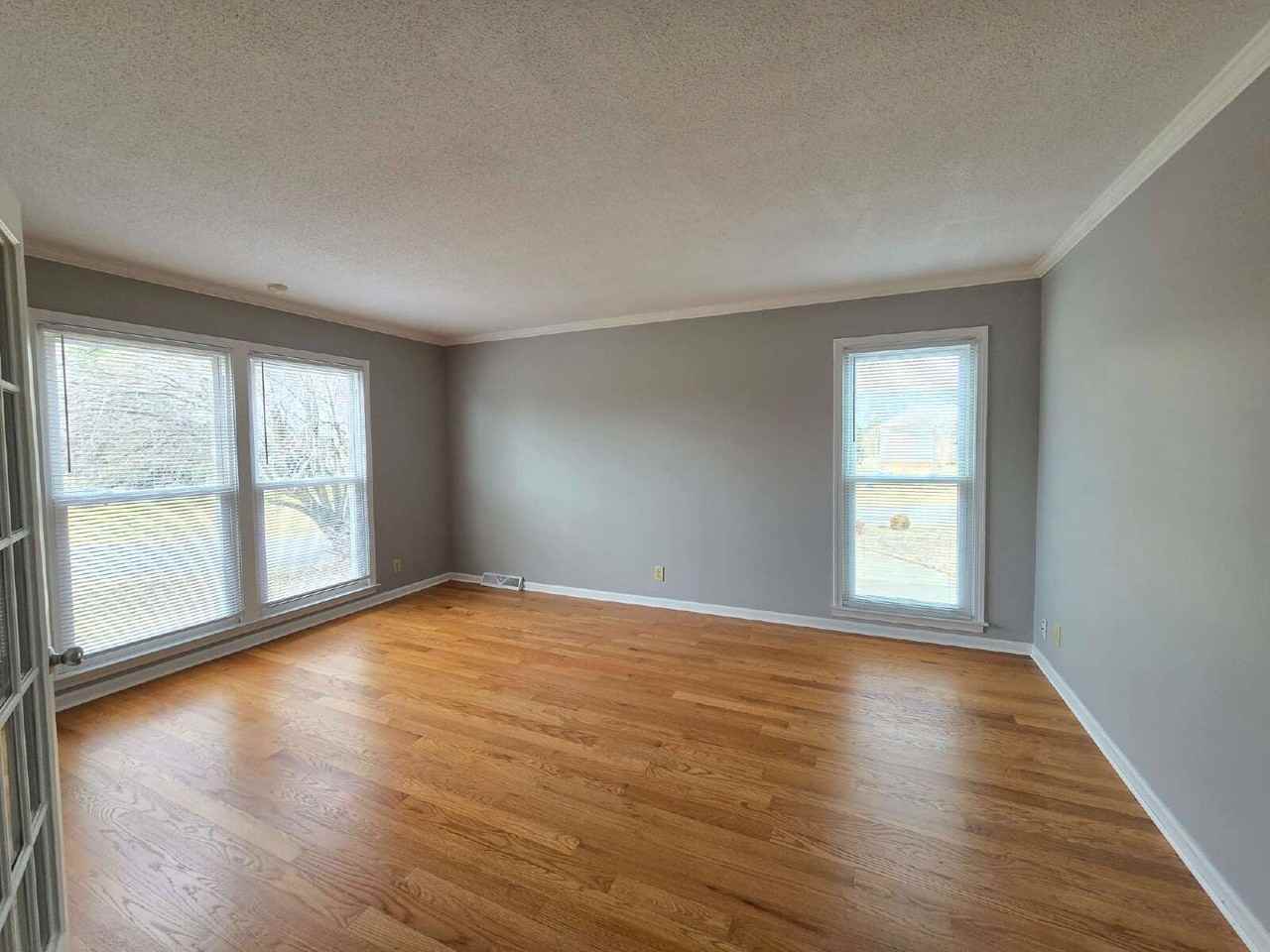 991 Haggard Dr - Photo 5 of 33