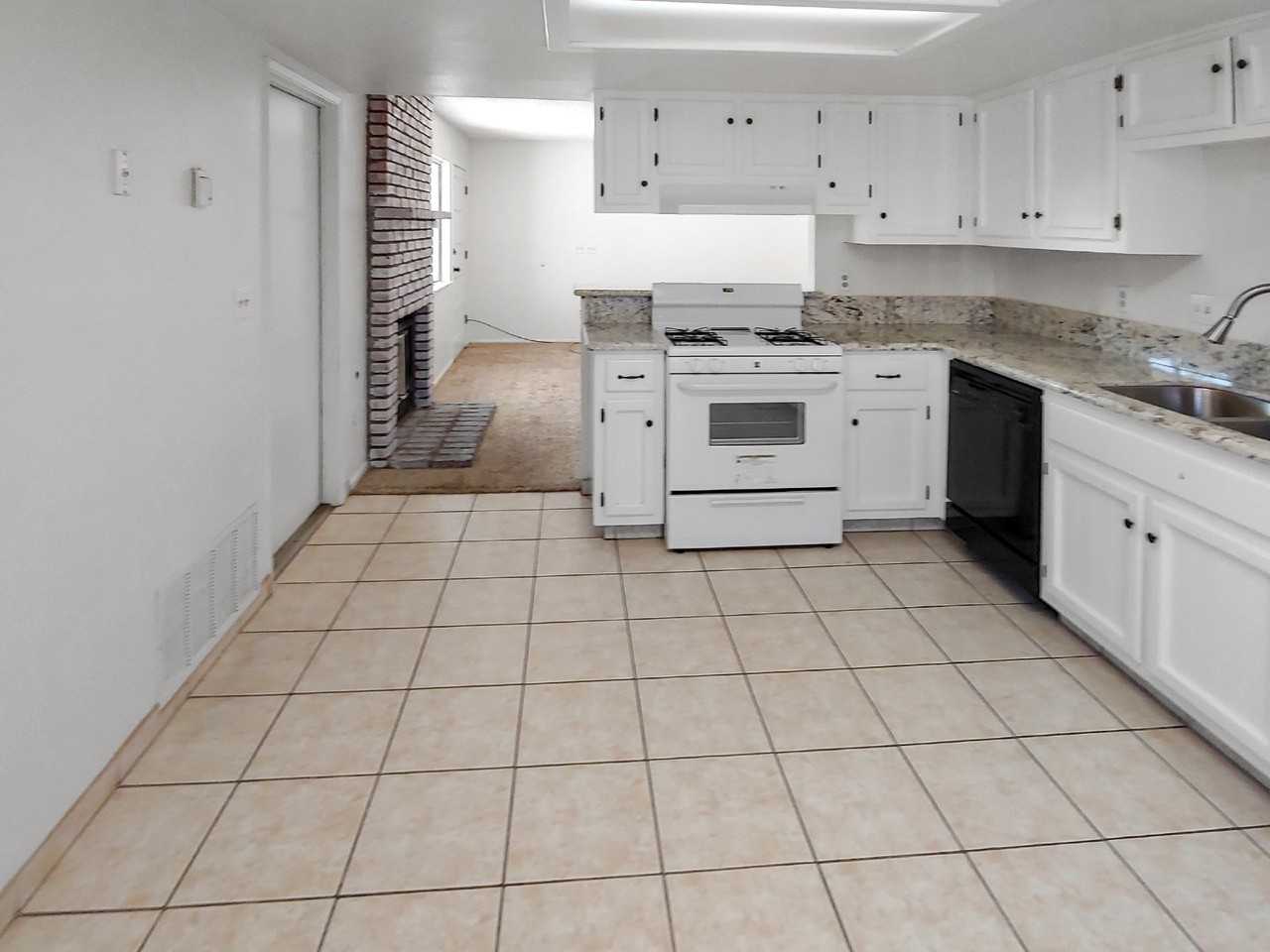 936 W Graaf Ave #B - Photo 4 of 15