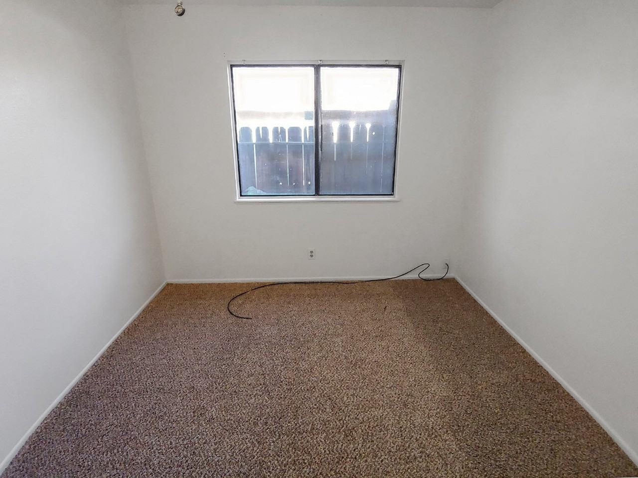 936 W Graaf Ave #B - Photo 5 of 15