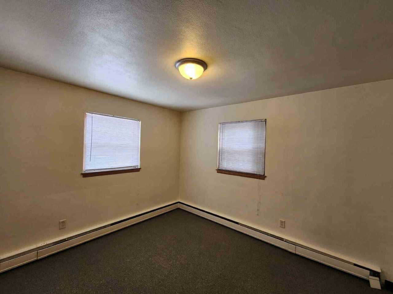 201 E Cecil St #4 - Photo 6 of 10