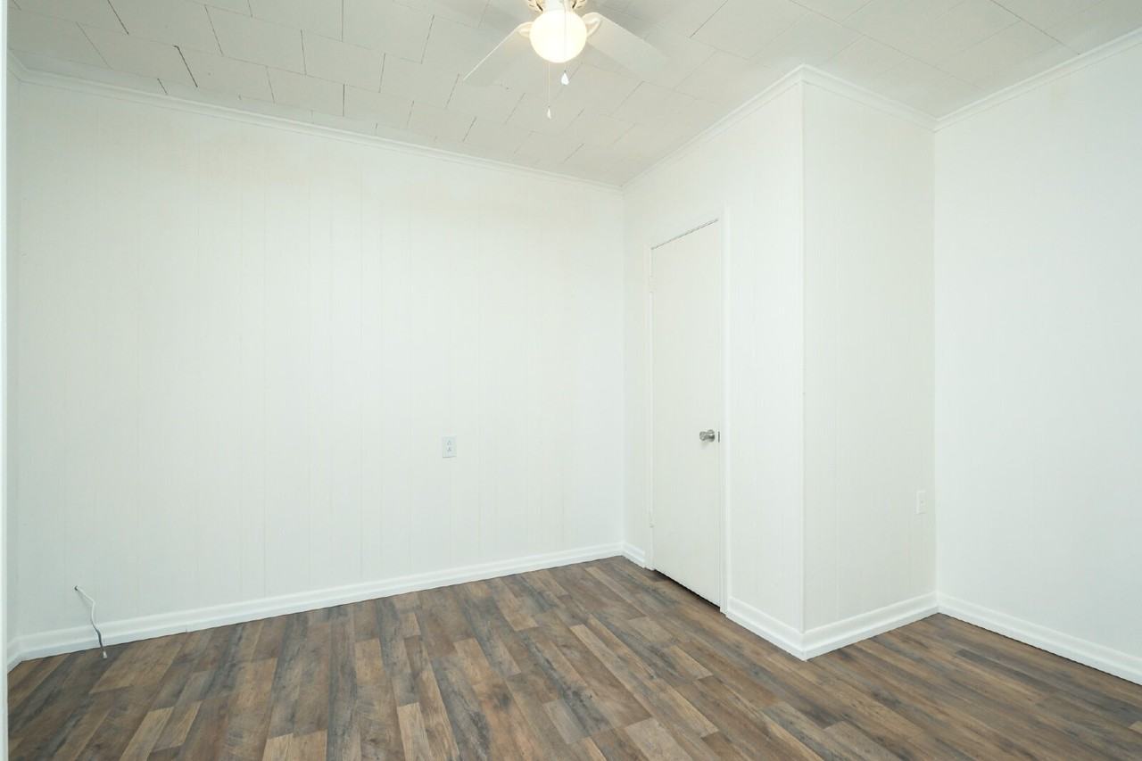 448 W Main St - Photo 5 of 7