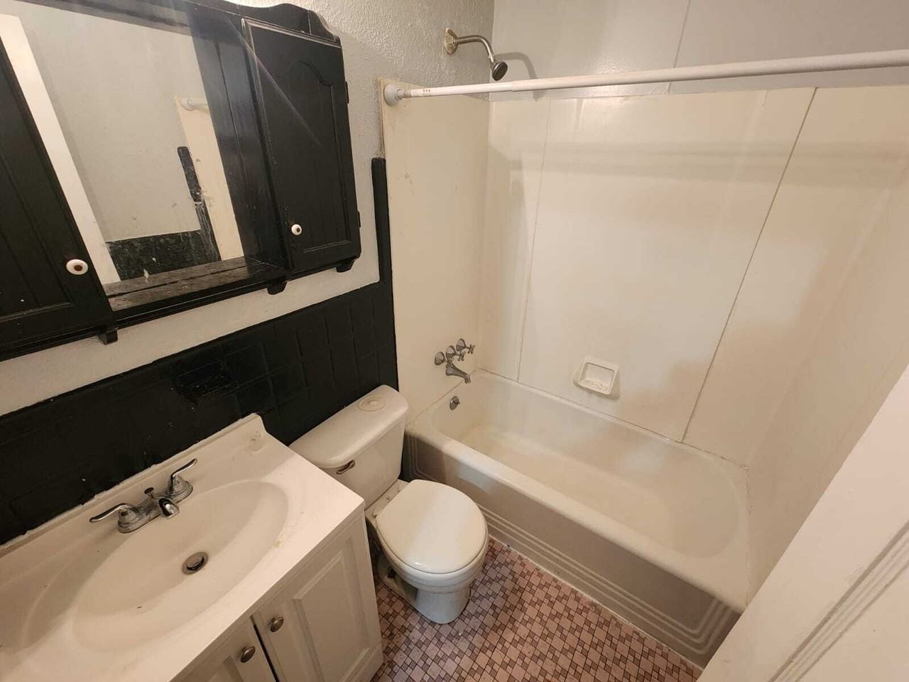 7125 Greenhaven Dr - Photo 3 of 21