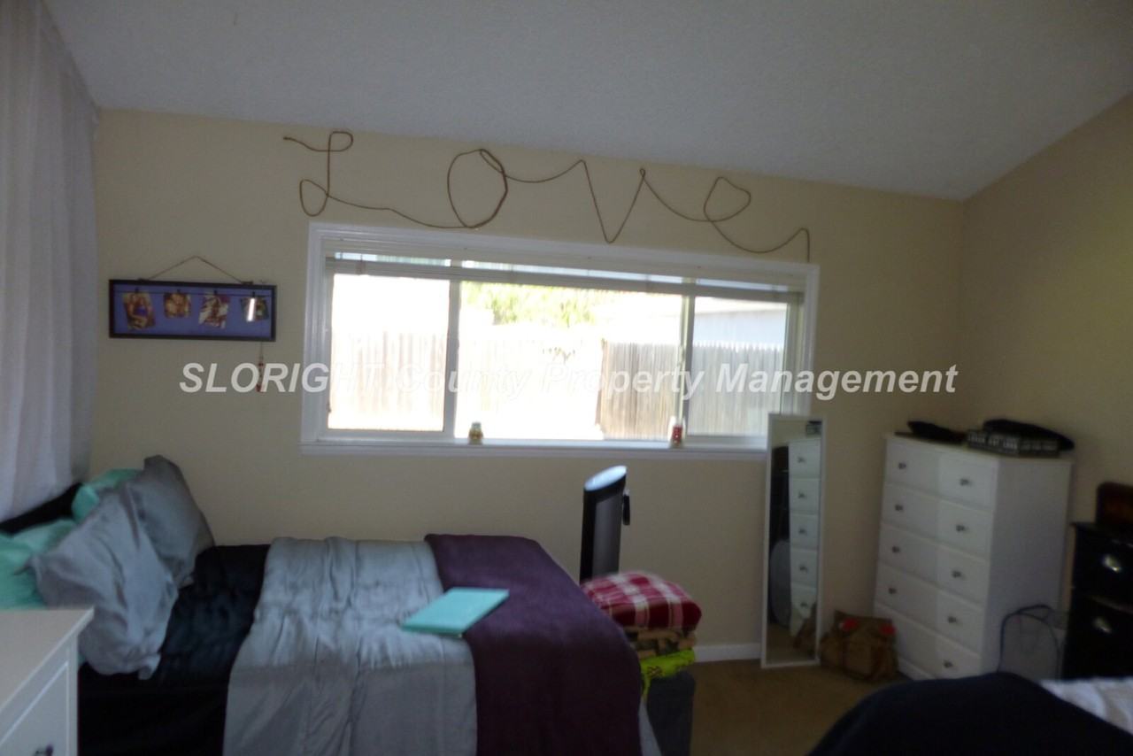 1324 Cavalier Ln - Photo 6 of 11