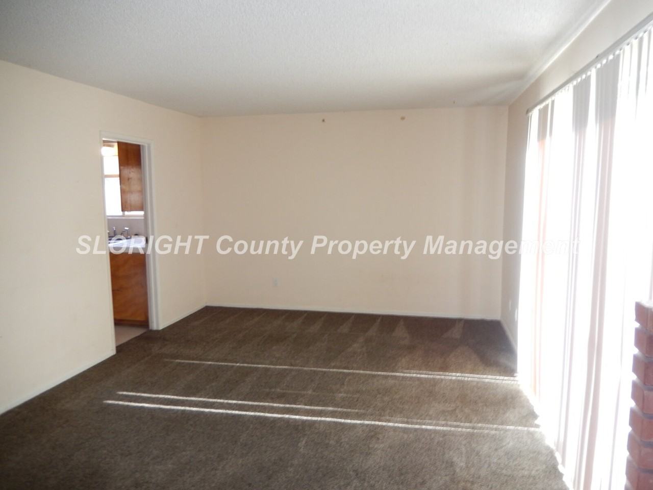 1535 Newport St - Photo 3 of 17