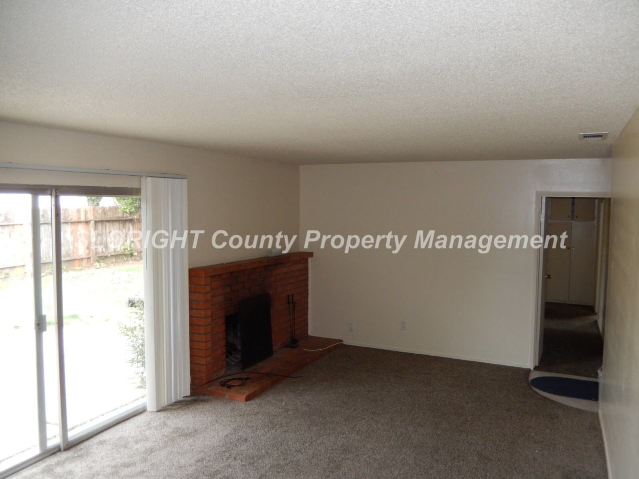 1535 Newport St - Photo 7 of 17