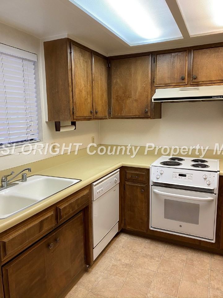 680 Chorro St - Photo 2 of 11