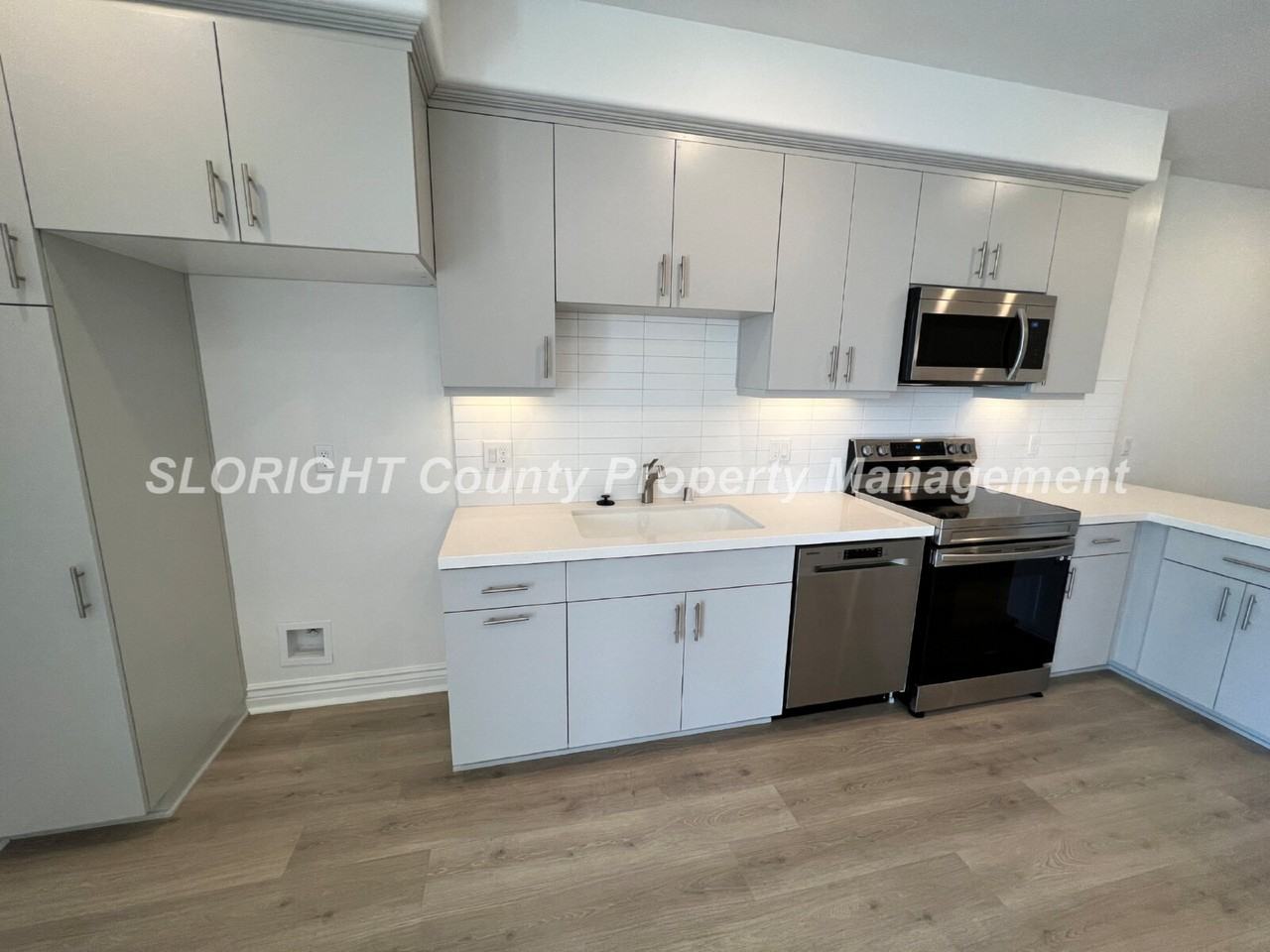 815 Madonna Rd - Photo 3 of 11