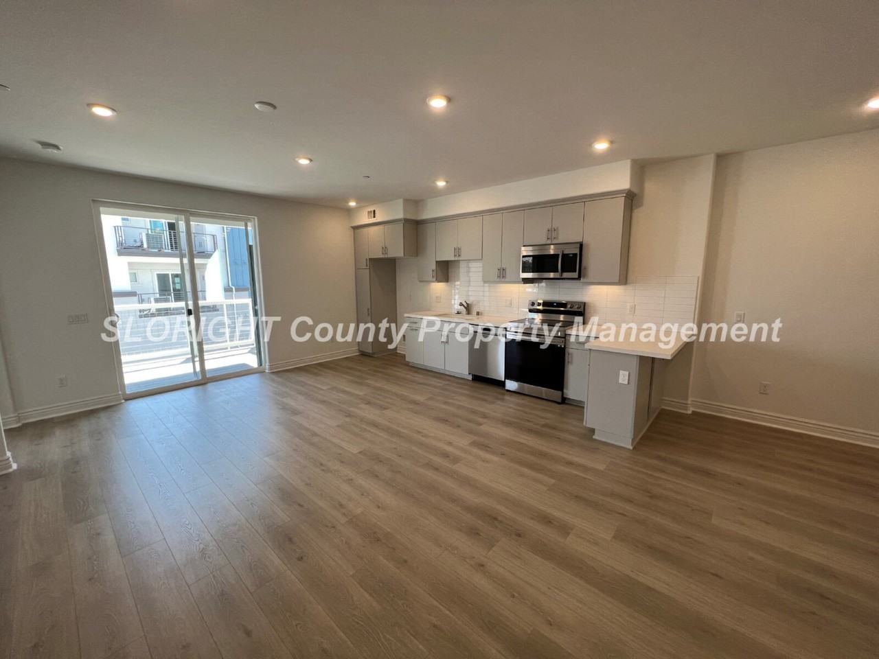 815 Madonna Rd - Photo 4 of 11