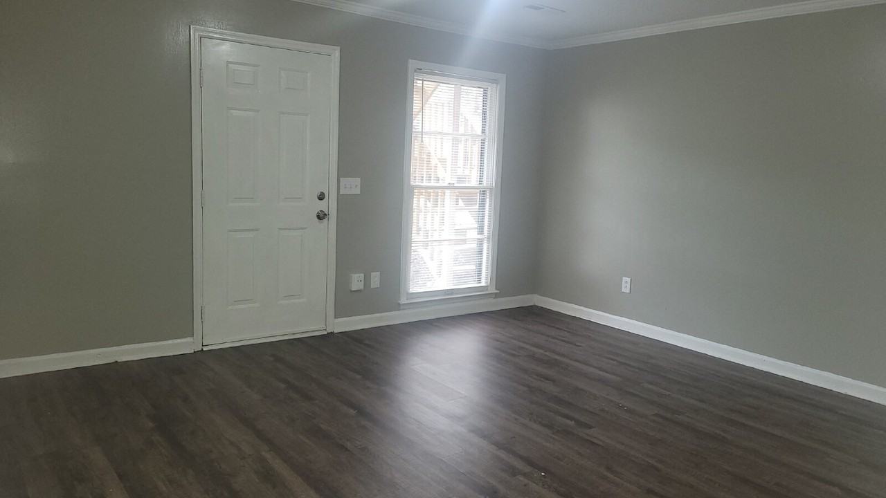 1506 Ascent Trl Nw #B - Photo 3 of 23