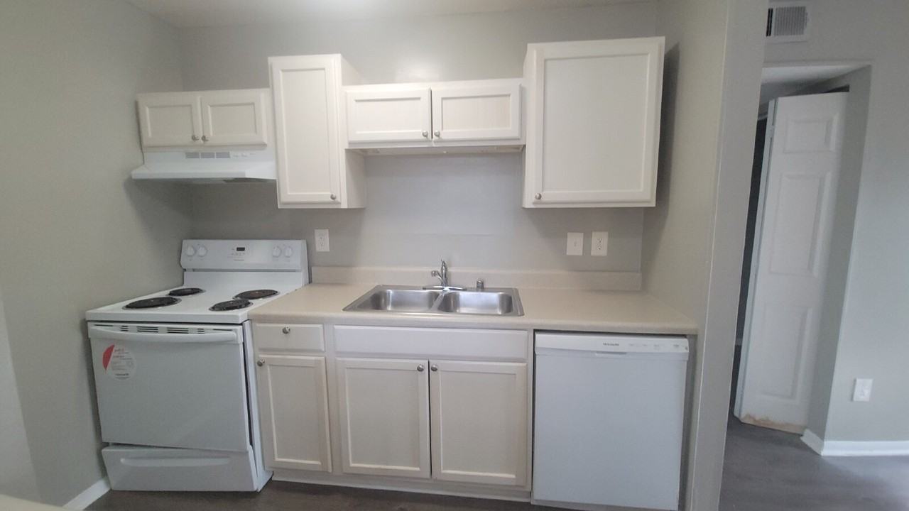906 Candlewood Dr Nw Apt C #C - Photo 6 of 19