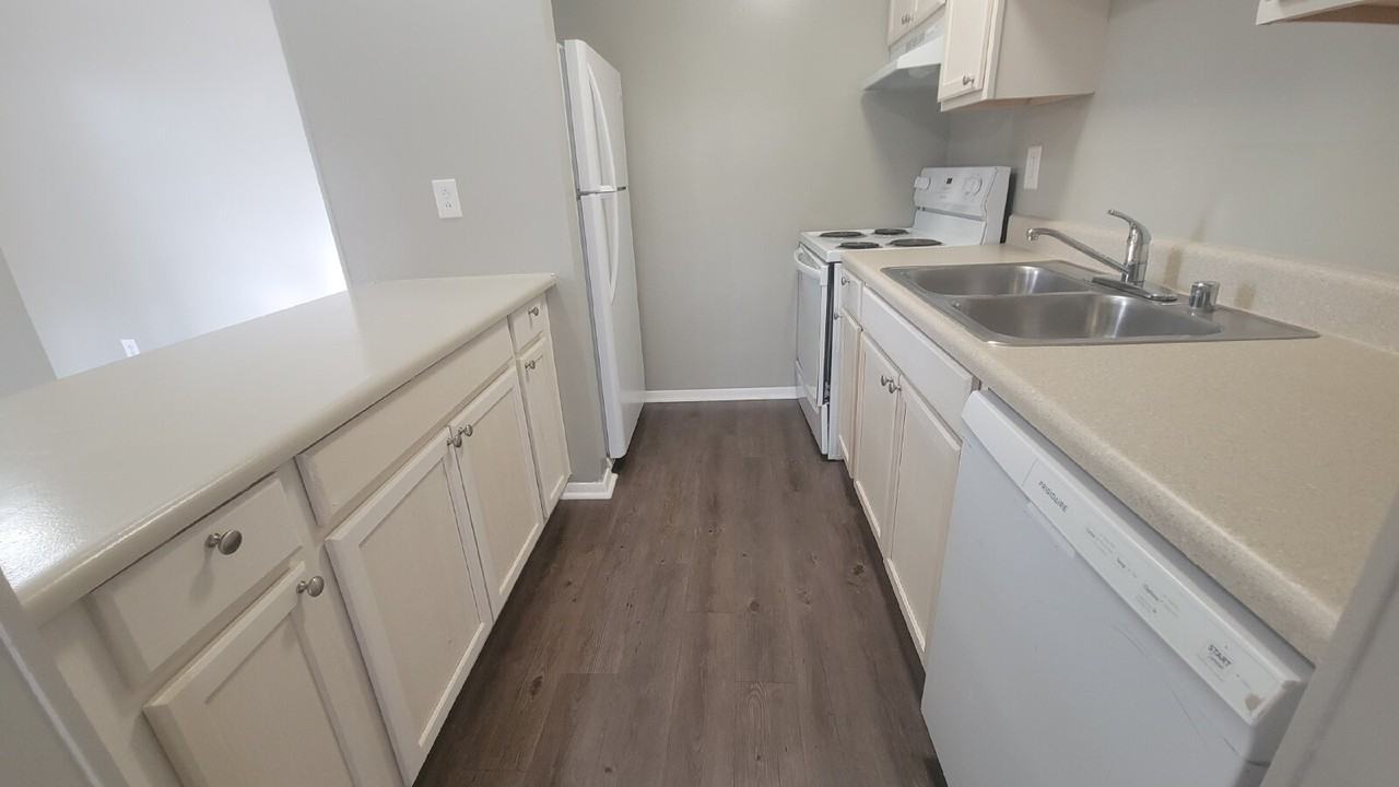 906 Candlewood Dr Nw Apt C #C - Photo 7 of 19
