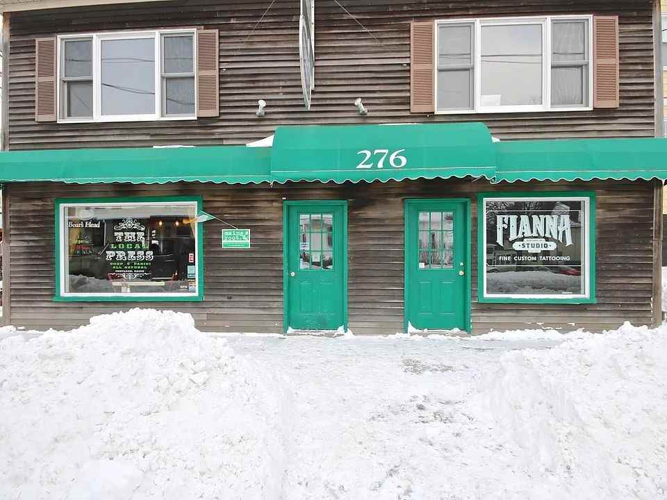 276 Woodford St - Photo 3 of 12