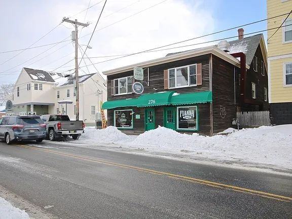 276 Woodford St - Photo 5 of 12