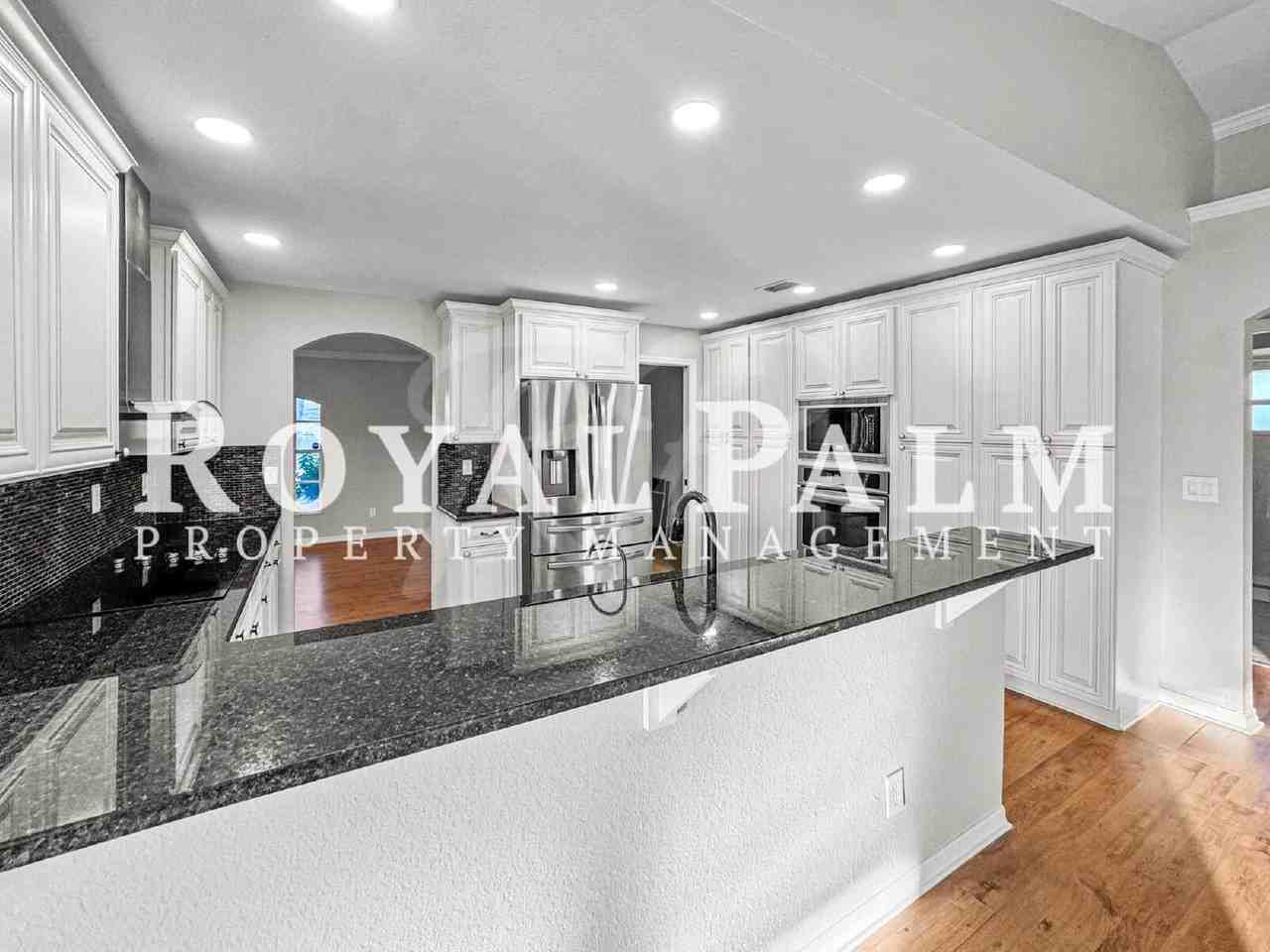 326 Sw 29th St - Photo 3 of 50