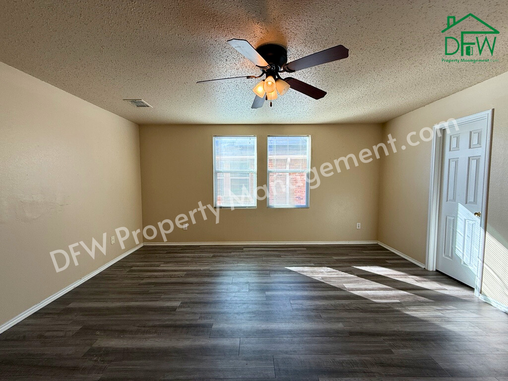 3625 Clydesdale Dr - Photo 2 of 40